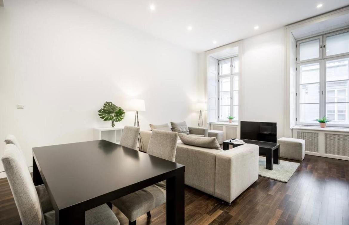 Apartment 4 Bro For Secret