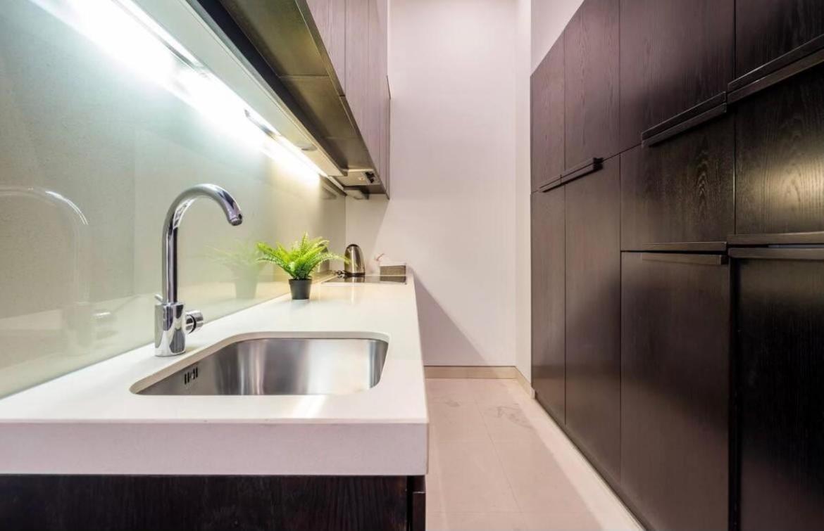 Apartment 4 Bro For Secret *